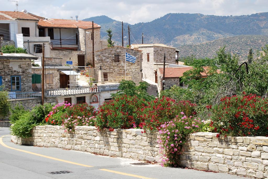 Vavla Rustic Retreat Guest House Екстериор снимка