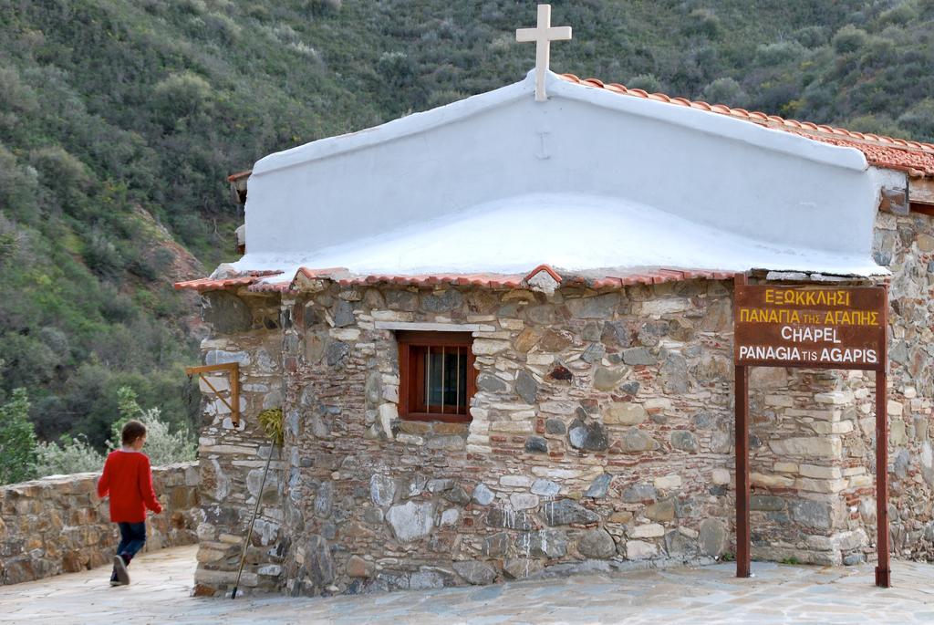 Vavla Rustic Retreat Guest House Екстериор снимка